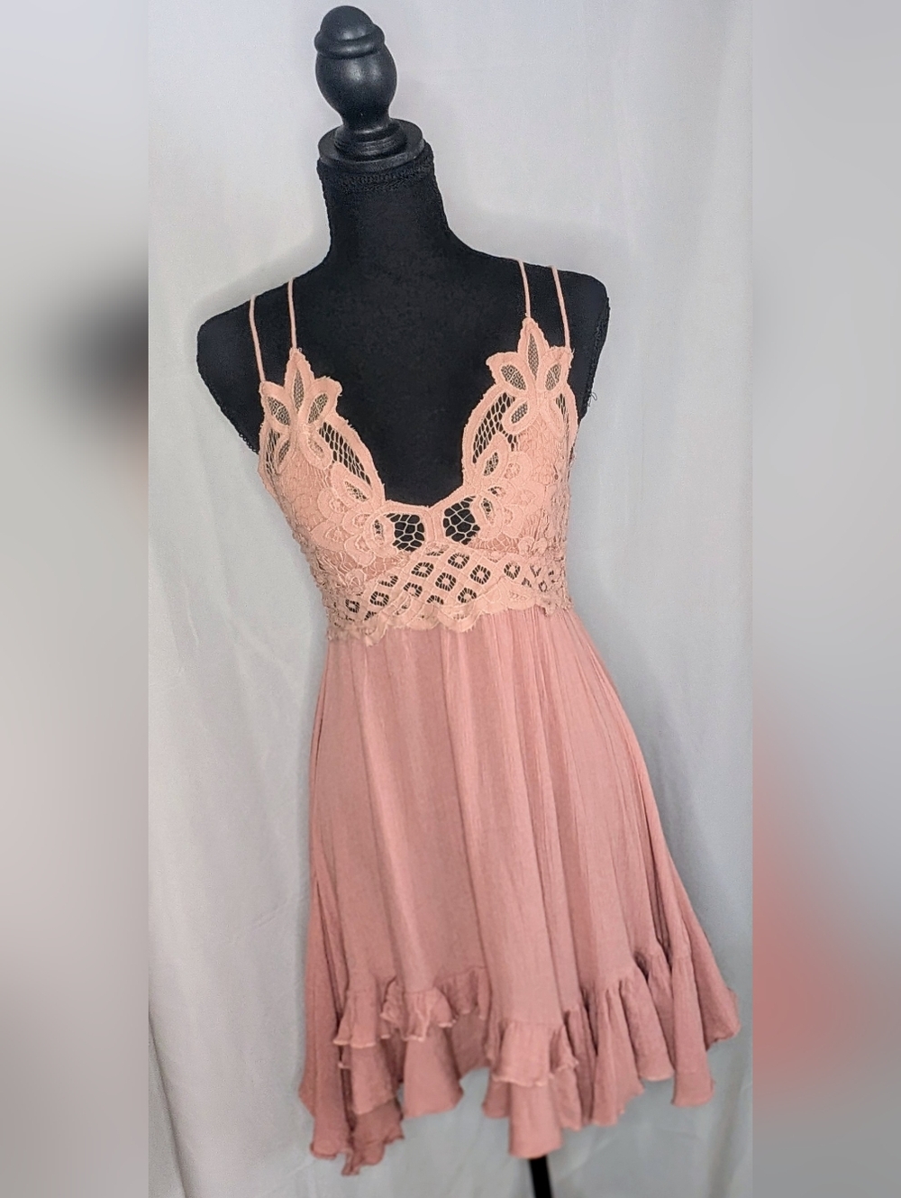 Urban Outfitters Lace Boho Mini Dress Pink Flowy Strappy Back Size S